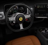 Ferrari Luce: Jony Ive İmzalı İç Mekan ve Kullanıcı Deneyimi Detaylandırıldı